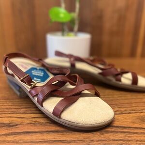 Vintage G.H. Bass & Co. Sunjun Margie brown leather sandals w/ buckle. 10M